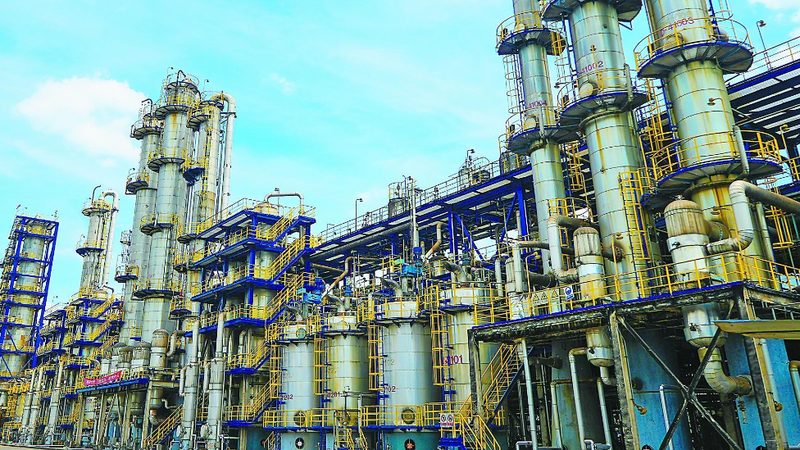工程塑料与金属材料：性能对比与应用解析